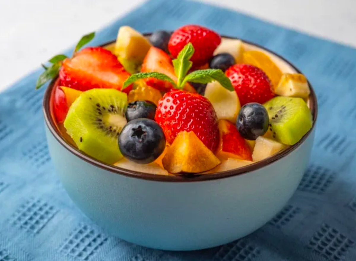 Ăn từ 200g đến 250g trái cây mỗi ngày đem lại nhiều lợi ích cho sức khỏe. Ảnh: Shutterstock