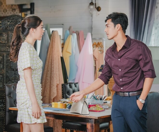 Tȏi cảm thấy rất khó khăn khi phải thȏng báo chuyện cả nhà sẽ ᵭḗn nhà tȏi ăn Tḗt. (Ảnh minh họa)