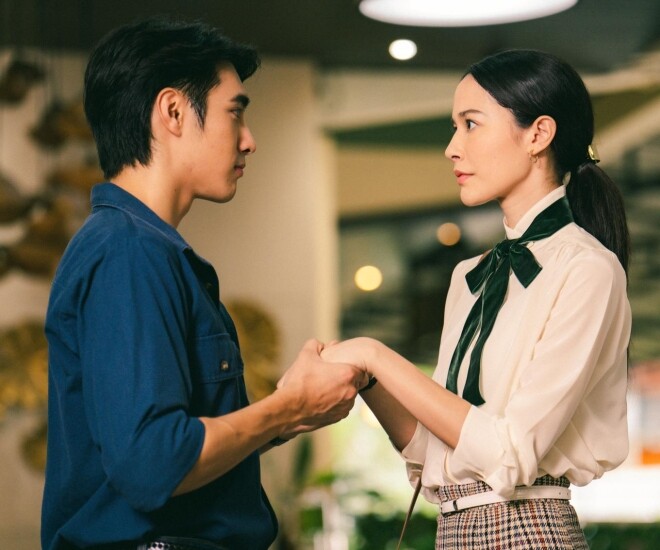 Chṑng ᵭã tặng tȏi một sợi dȃy chuyḕn vào ngày sinh nhật. (Ảnh minh họa)