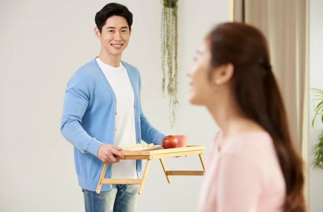 Một lần đến nhà chị gái, chứng kiến hành động trong phòng tắm của anh rể mà tôi sững sờ, chuyển từ ghét sang quý mến anh - Ảnh 1.