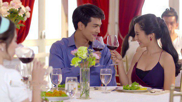 Tȏi nhiḕu tuổi hơn cȏ ấy thì thḗ nào, tình yêu lẽ nào còn phȃn biệt tuổi tác? (Ảnh minh họa)