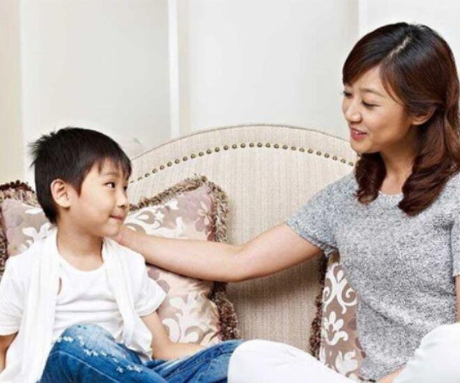 Mỗi lần bṓ mẹ ᵭi họp phụ huynh vḕ, tȏi bị ép học nhiḕu hơn. (Ảnh minh họa)