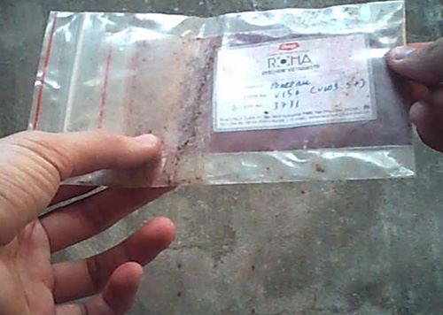 Phẩm màu được bà Nhẫn sử dụng pha chế tương ớt 