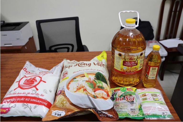 Cận cảnh xưởng sản xuất và kho hàng của Công ty TNHH Famimoto Việt Nam: Choáng với số lượng 40 tấn mì chính, 22 tấn hạt nêm giả - Ảnh 1