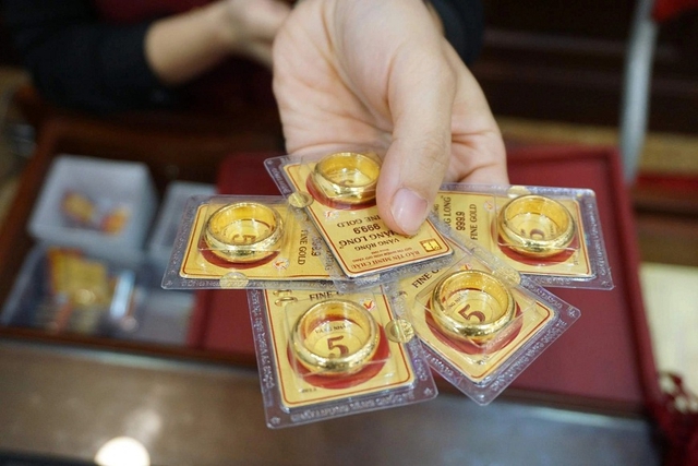Giá vàng hôm nay ngày 14/5 đồng loạt giảm cực mạnh- Ảnh 1.