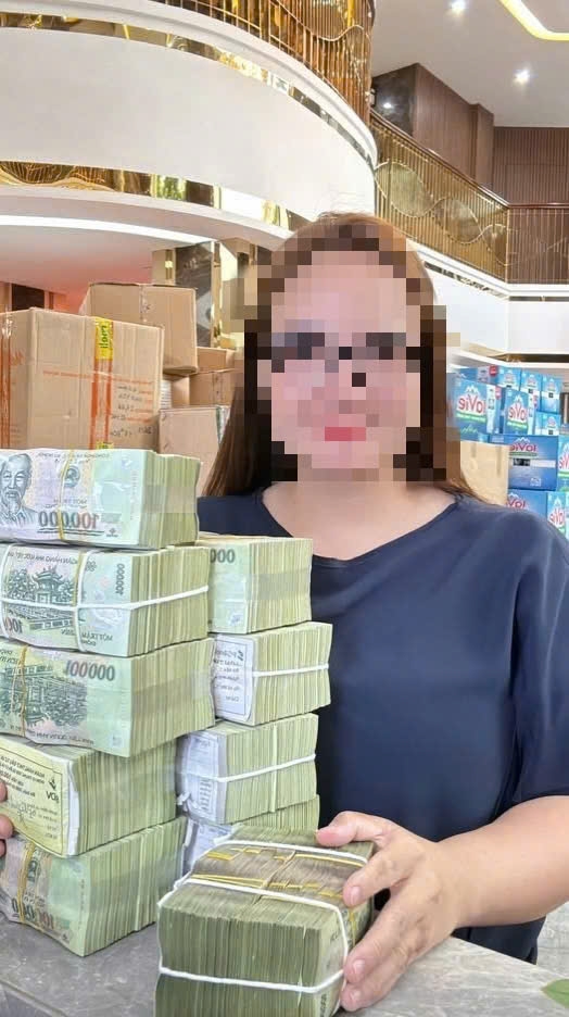 hoang huong va chieu trung 200 trieu hinh anh 2